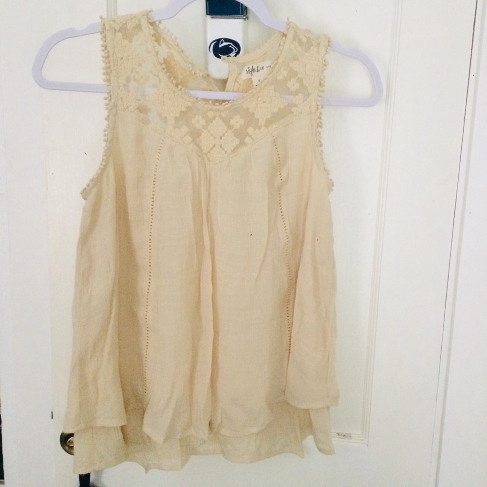 New without tags style & co asymmetric hem top PS